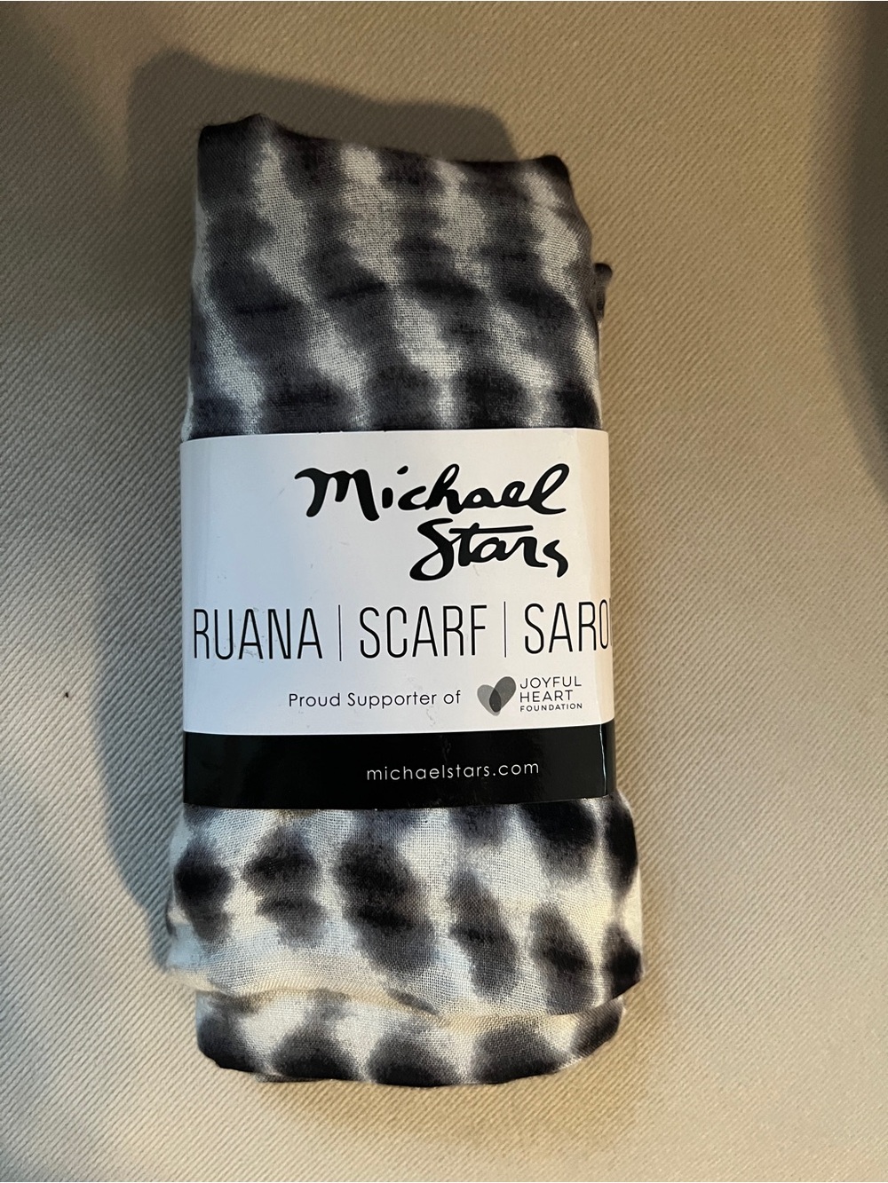✨ MICHAEL STARS Black/White Alligator Tie-Dye Ruana Scarf Sarong✨